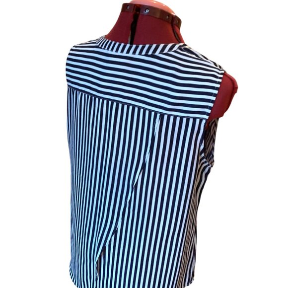 TERRA NOSTRA - Striped Sleeveless Button-Front Top with abstract print – Size L - Picture 7 of 13